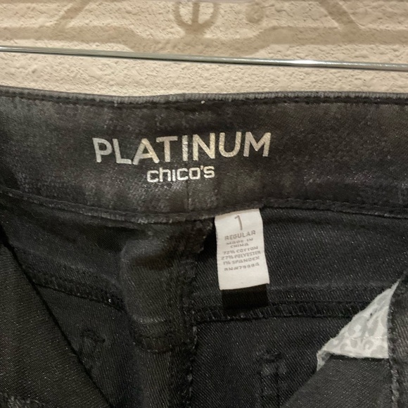 Chico’s Platinum Jeans Black Metallic Floral Snake Print Wom Sz 8 (Chico’s 1R) - Picture 4 of 10